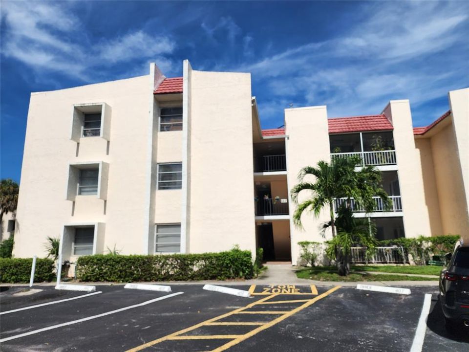 EXTERIOR BUILDING