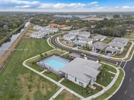 Activo con contrato: $280,000 (3 camas, 2 baños, 1612 Pies cuadrados)
