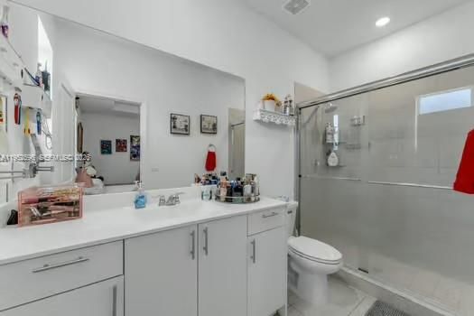 Activo con contrato: $280,000 (3 camas, 2 baños, 1612 Pies cuadrados)