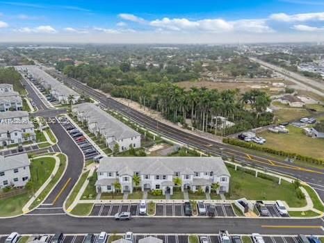 Activo con contrato: $280,000 (3 camas, 2 baños, 1612 Pies cuadrados)