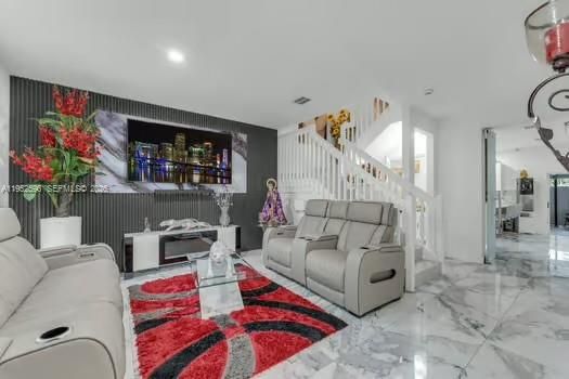Activo con contrato: $280,000 (3 camas, 2 baños, 1612 Pies cuadrados)