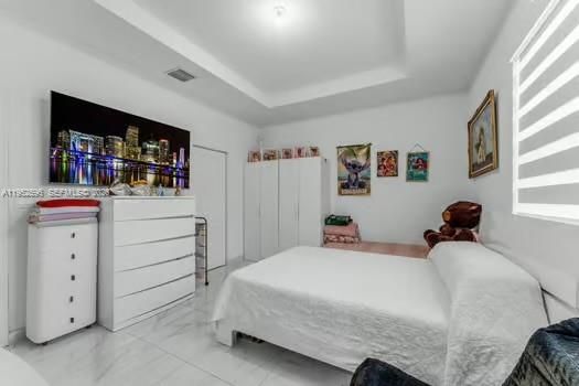 Activo con contrato: $280,000 (3 camas, 2 baños, 1612 Pies cuadrados)