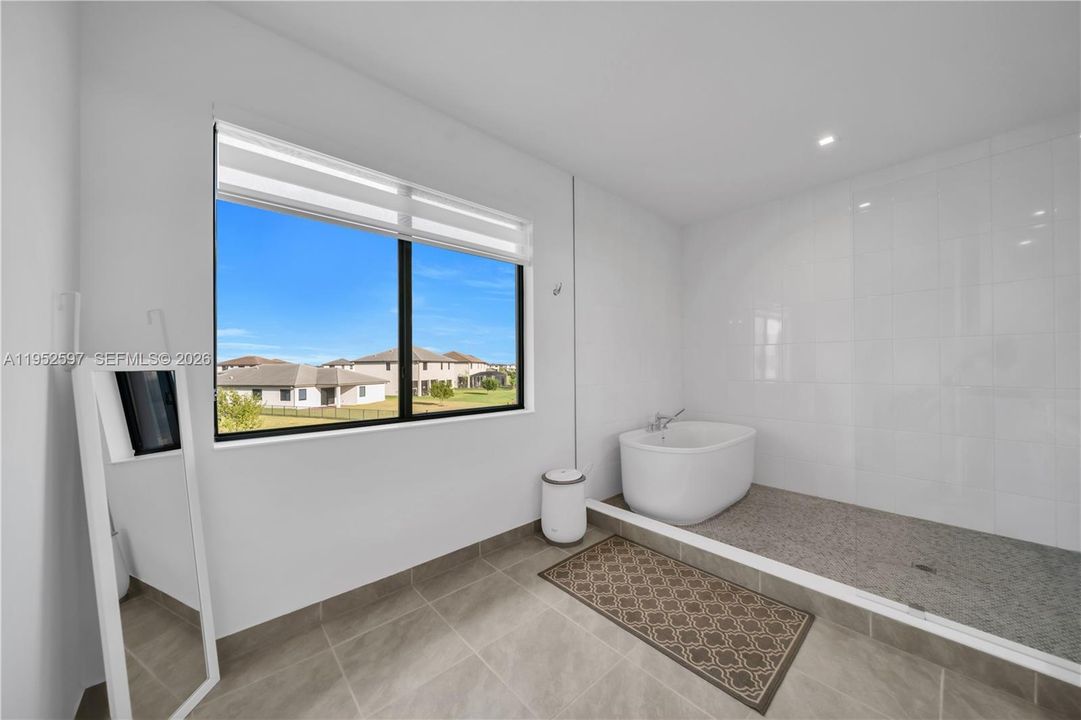 En Venta: $639,900 (4 camas, 2 baños, 3167 Pies cuadrados)