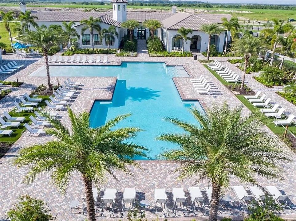 En Venta: $639,900 (4 camas, 2 baños, 3167 Pies cuadrados)
