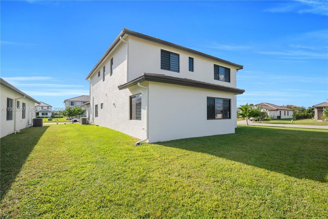 En Venta: $639,900 (4 camas, 2 baños, 3167 Pies cuadrados)