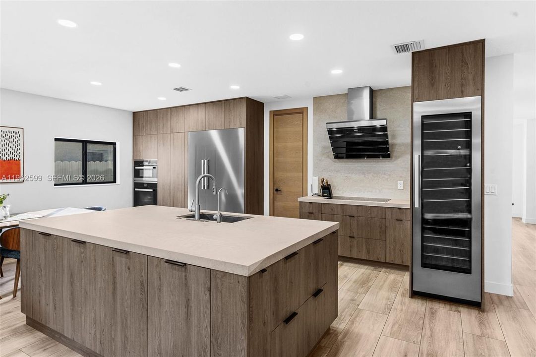 En Venta: $799,900 (3 camas, 2 baños, 2055 Pies cuadrados)