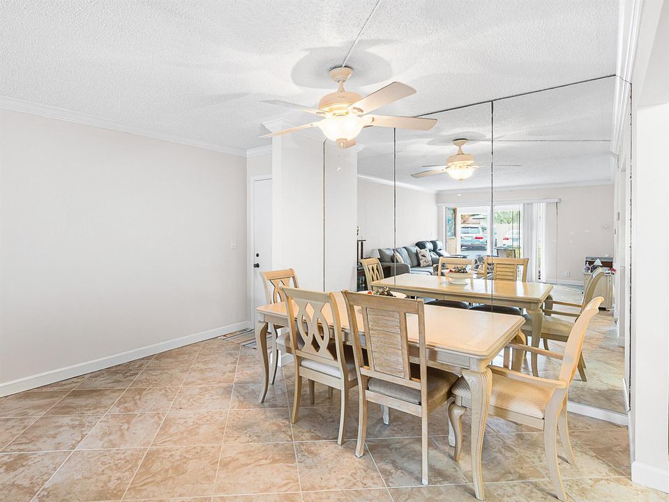 16 Dining Area (1)
