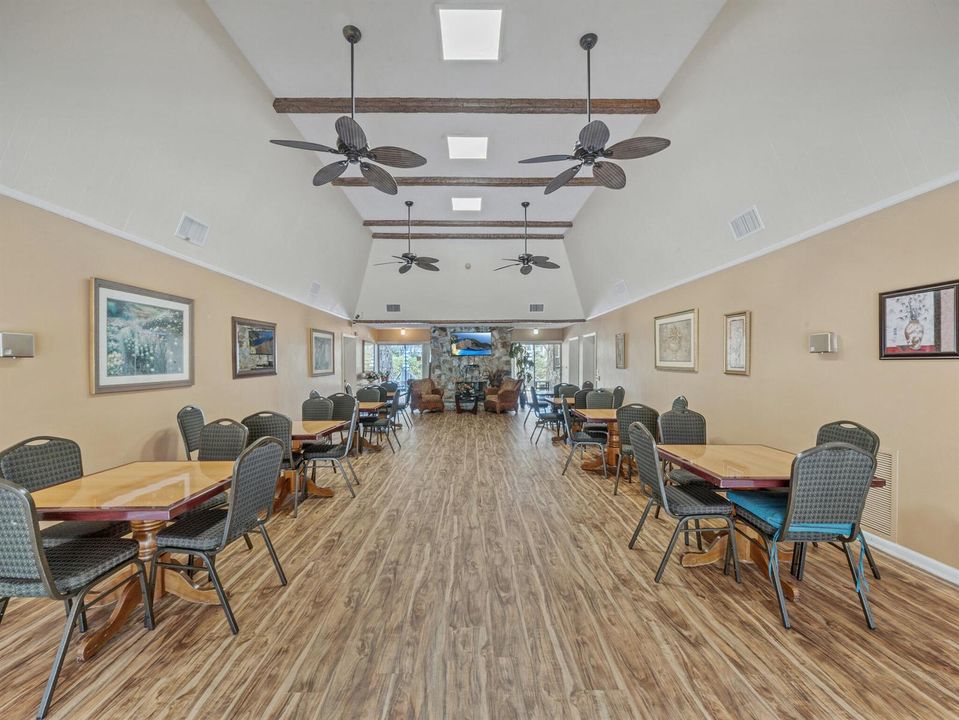 32 Clubhse (2)