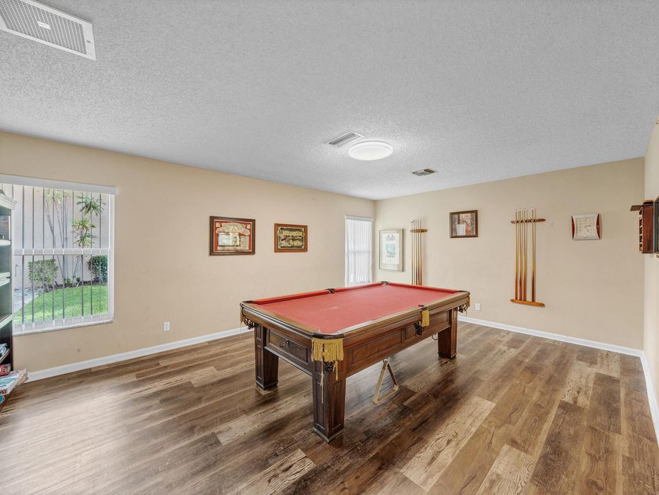 32 Clubhse (3)