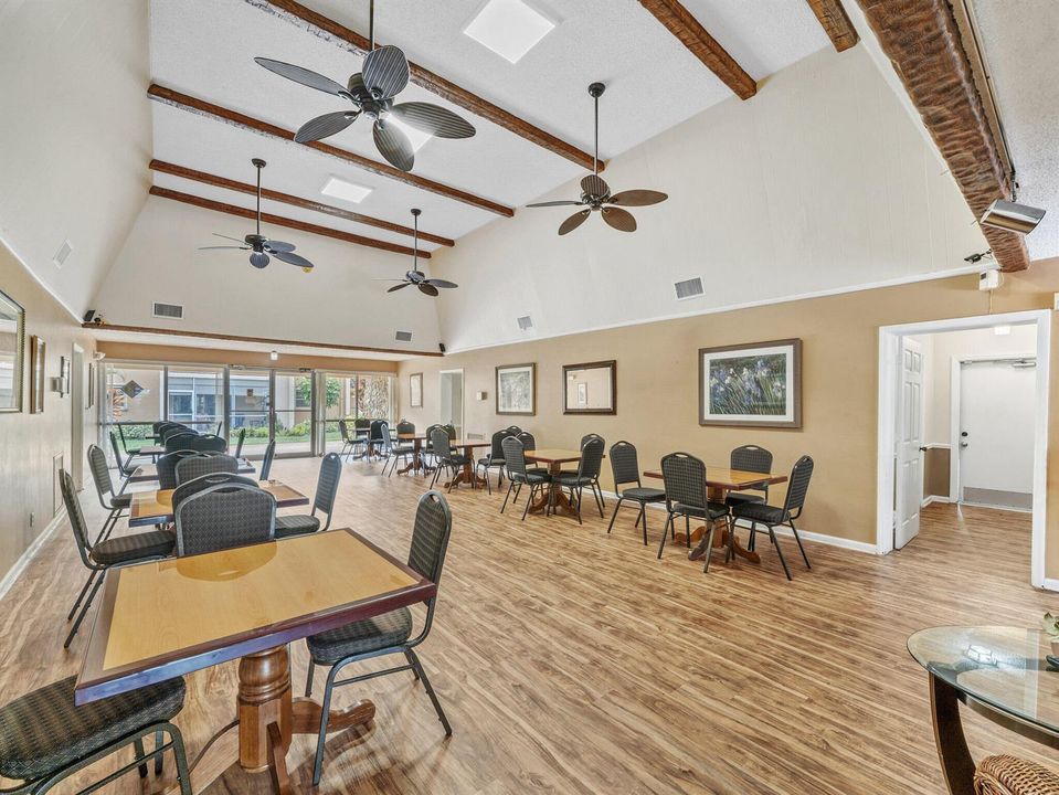 32 Clubhse (6)