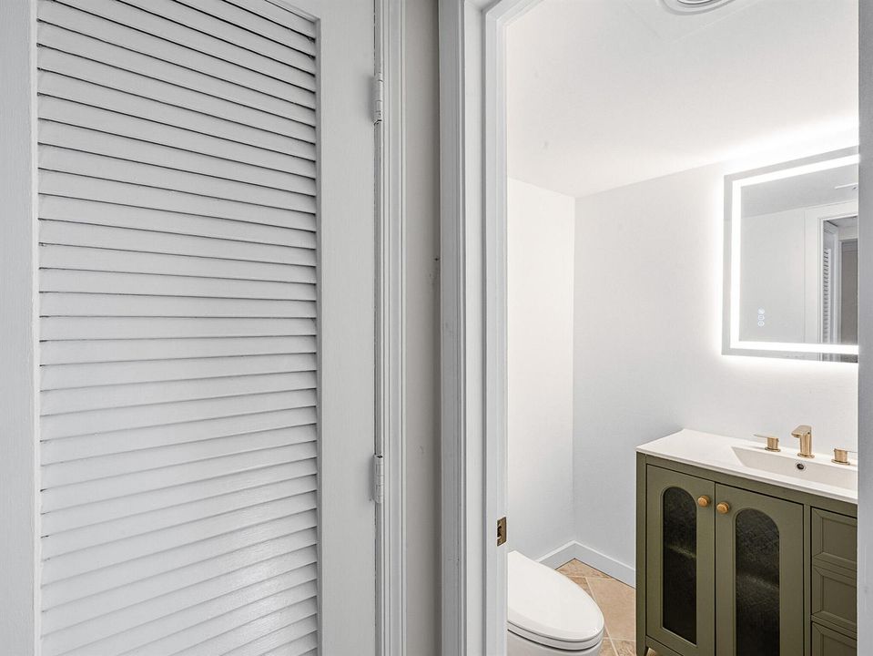 15 Guest Bathroom (1)