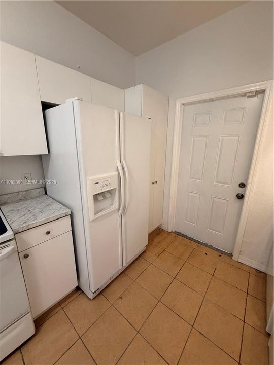 Activo con contrato: $243,000 (2 camas, 2 baños, 898 Pies cuadrados)