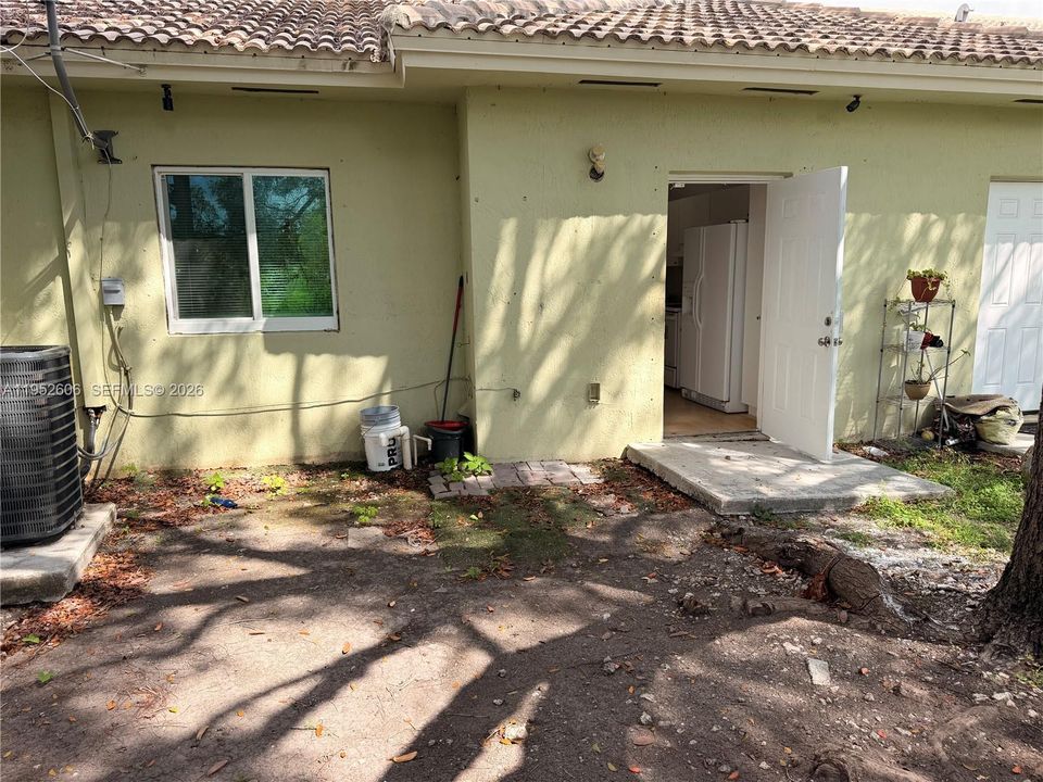 Activo con contrato: $243,000 (2 camas, 2 baños, 898 Pies cuadrados)