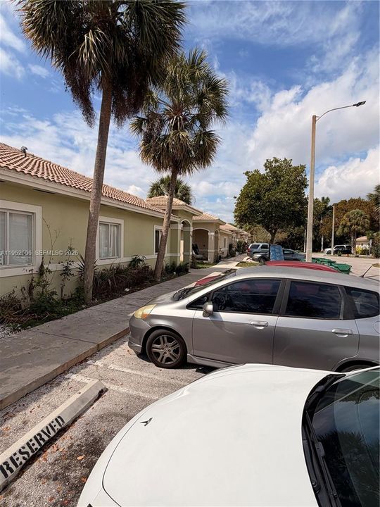 Activo con contrato: $243,000 (2 camas, 2 baños, 898 Pies cuadrados)