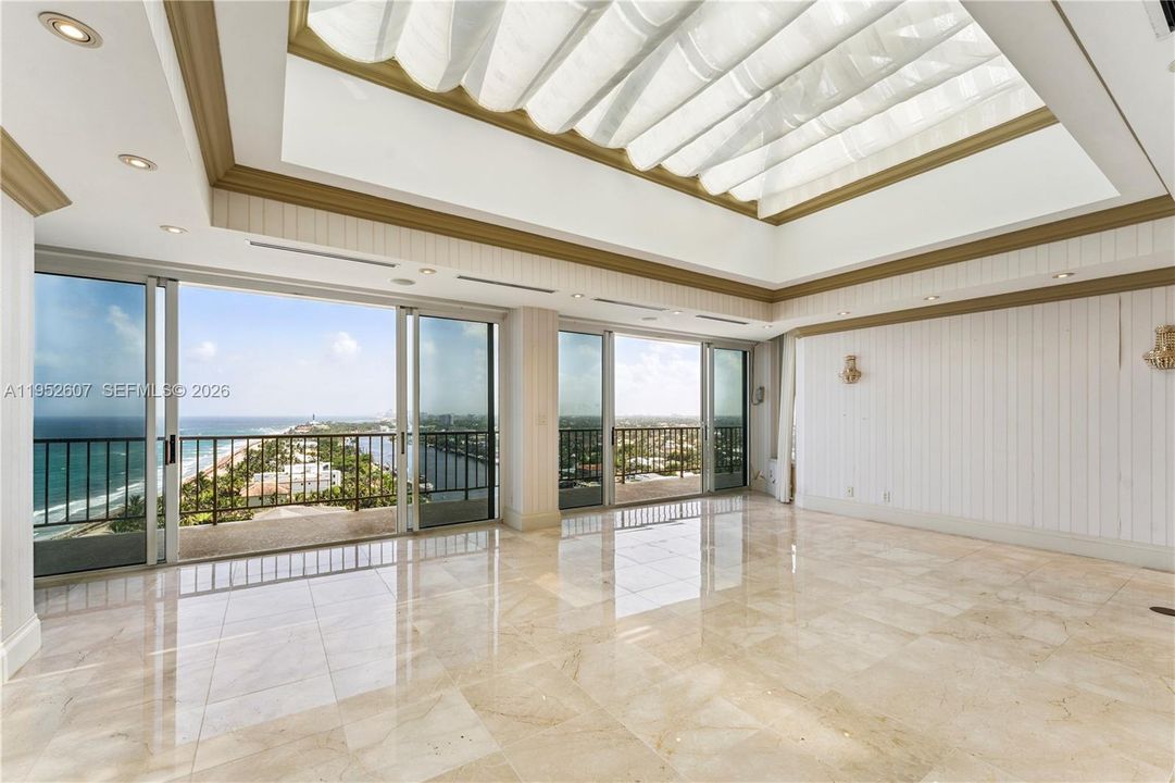 На продажу: $5,499,000 (5 спален, 4 ванн, 5400 Квадратных фут)