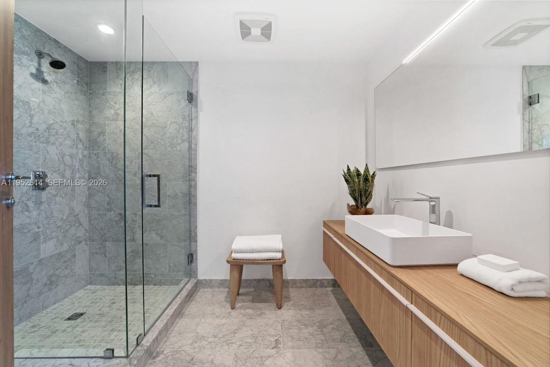 For Sale: $5,700,000 (3 beds, 3 baths, 3174 Square Feet)