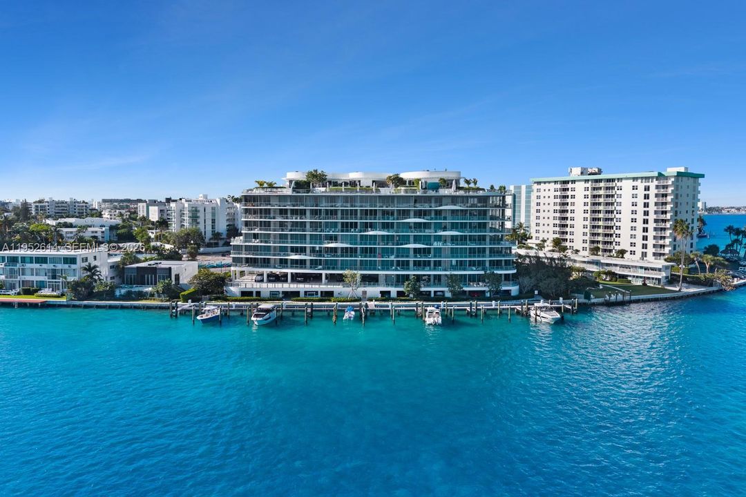 For Sale: $5,700,000 (3 beds, 3 baths, 3174 Square Feet)