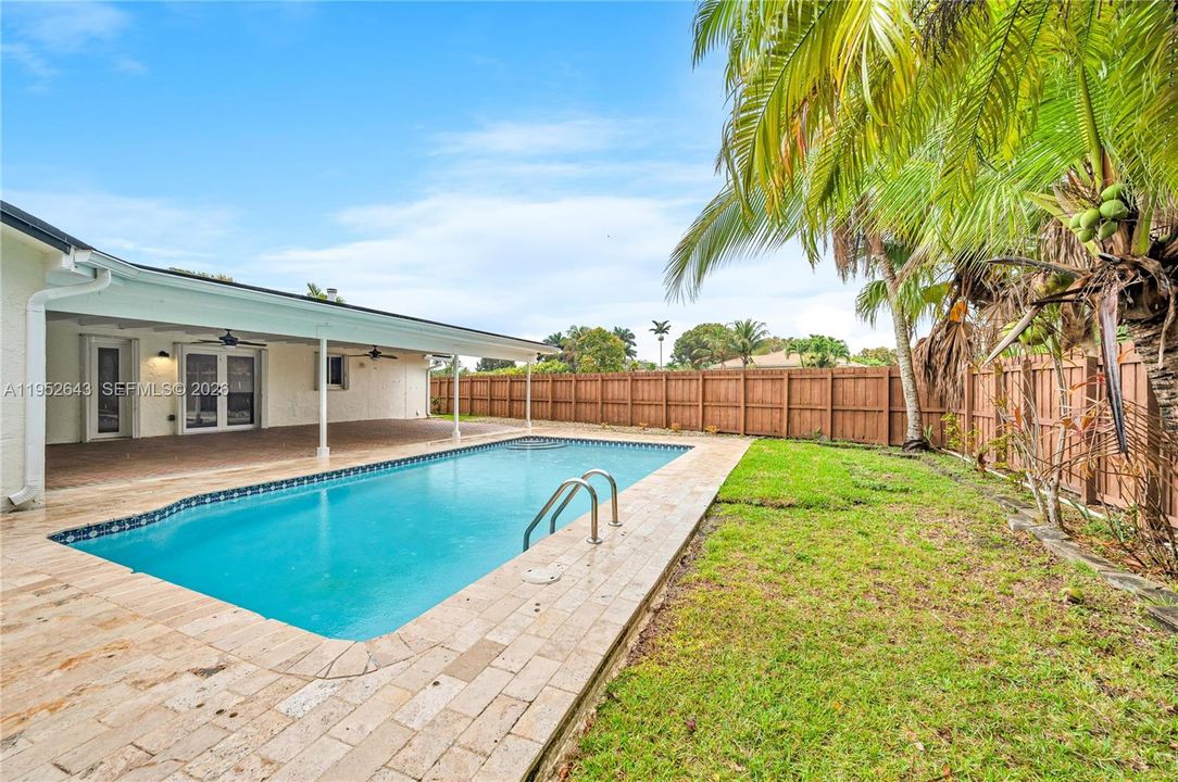 For Sale: $1,075,000 (4 beds, 2 baths, 1943 Square Feet)