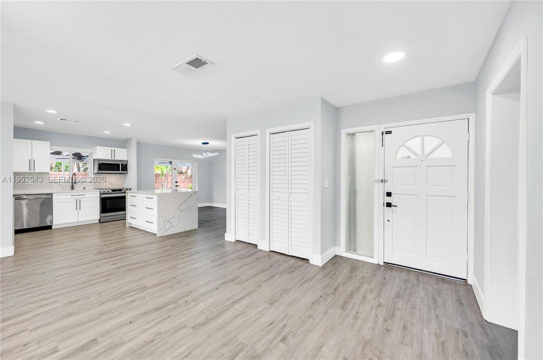 For Sale: $1,075,000 (4 beds, 2 baths, 1943 Square Feet)