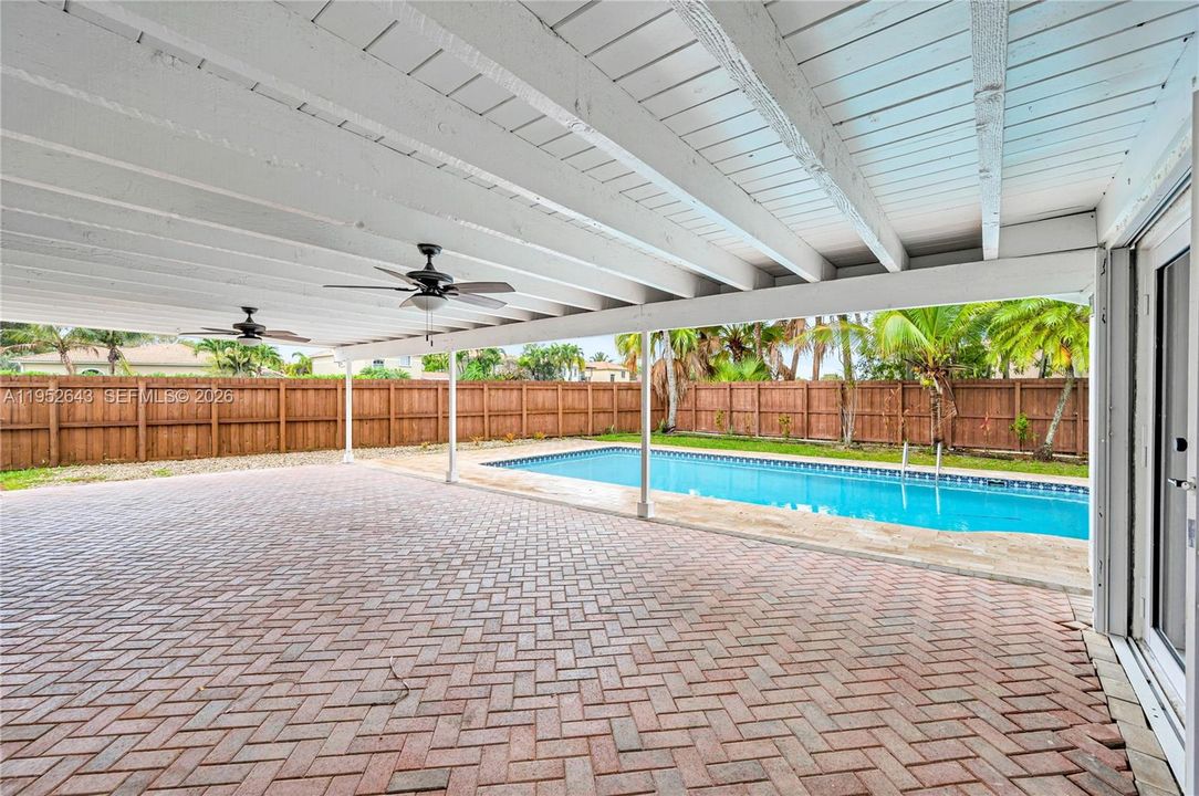 For Sale: $1,075,000 (4 beds, 2 baths, 1943 Square Feet)