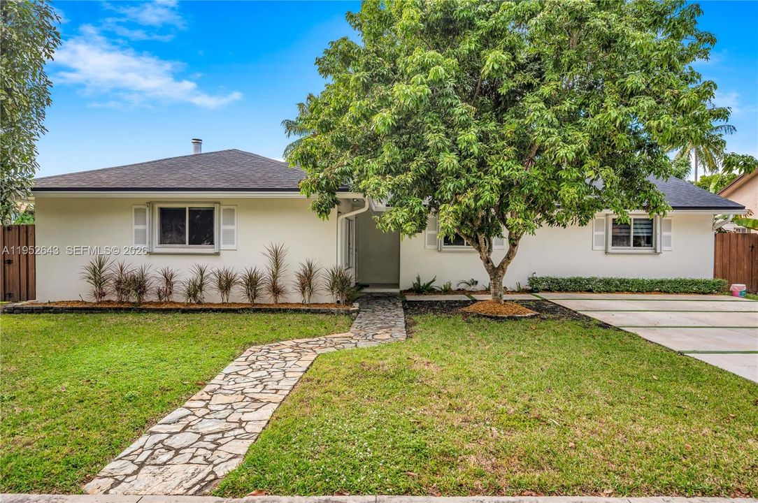 For Sale: $1,075,000 (4 beds, 2 baths, 1943 Square Feet)