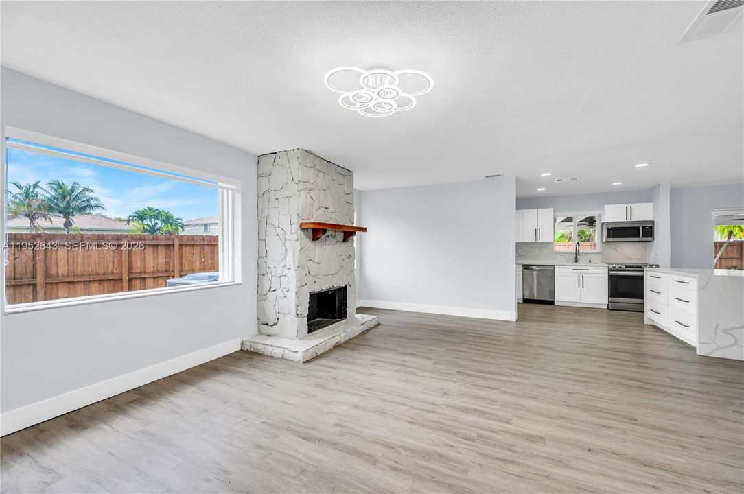 For Sale: $1,075,000 (4 beds, 2 baths, 1943 Square Feet)