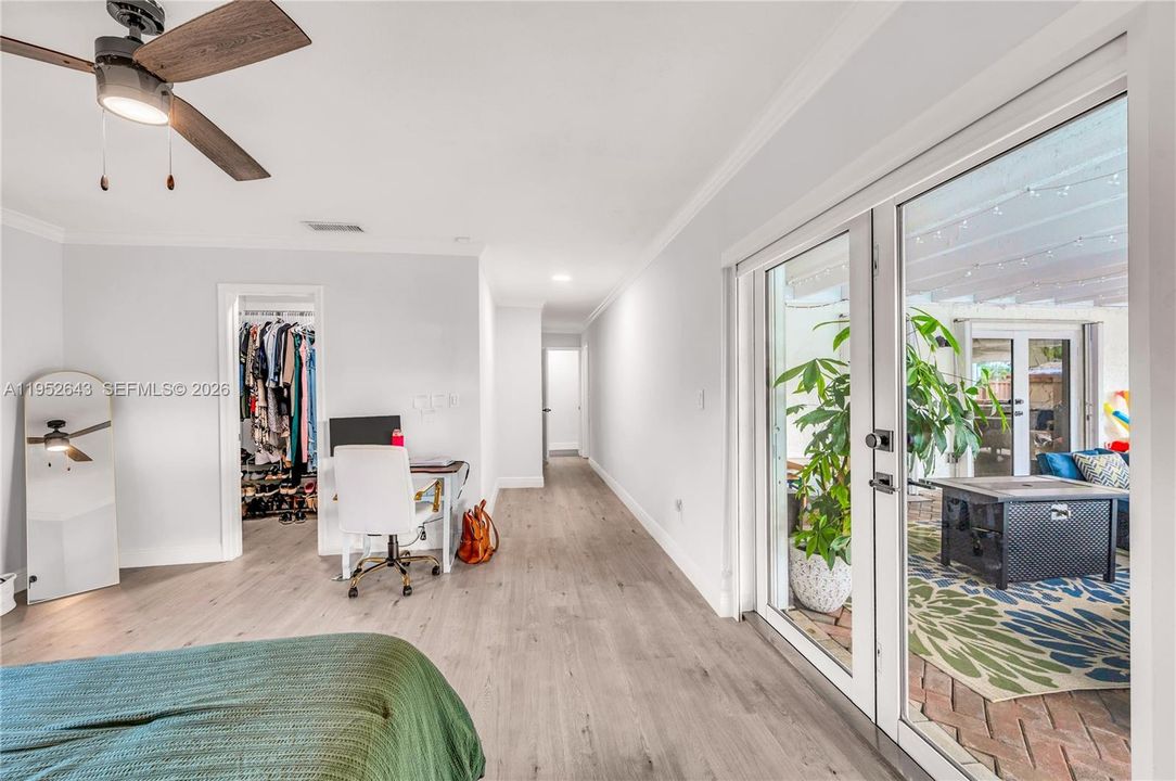 For Sale: $1,075,000 (4 beds, 2 baths, 1943 Square Feet)