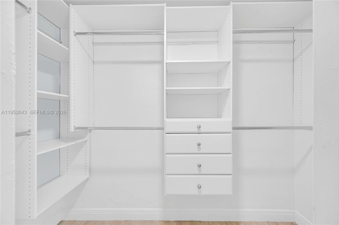 For Sale: $1,075,000 (4 beds, 2 baths, 1943 Square Feet)