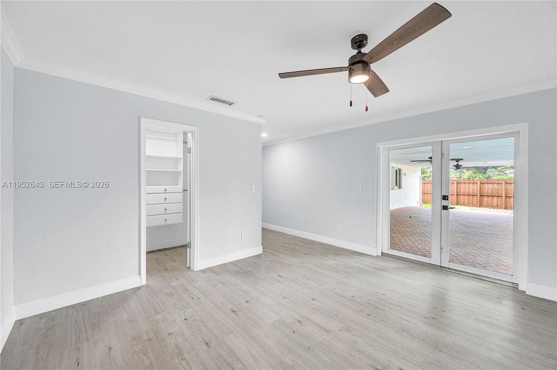 For Sale: $1,075,000 (4 beds, 2 baths, 1943 Square Feet)