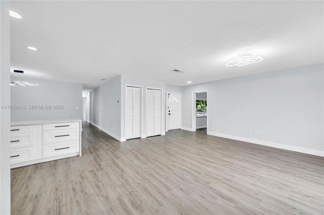 For Sale: $1,075,000 (4 beds, 2 baths, 1943 Square Feet)