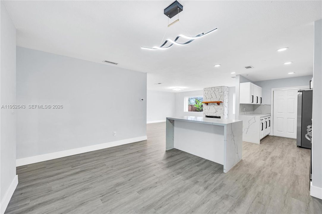 For Sale: $1,075,000 (4 beds, 2 baths, 1943 Square Feet)