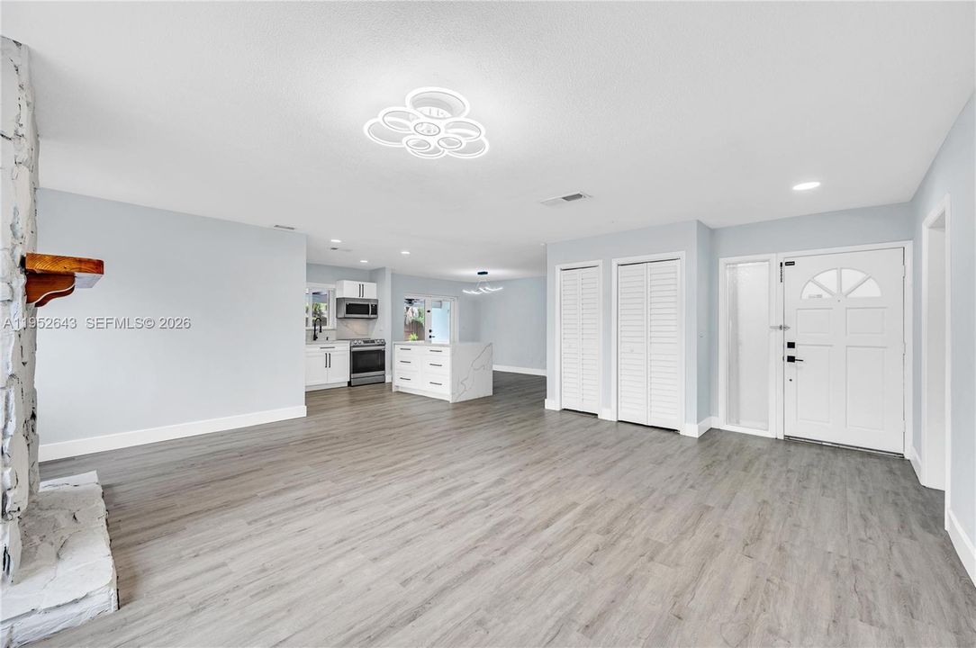 For Sale: $1,075,000 (4 beds, 2 baths, 1943 Square Feet)
