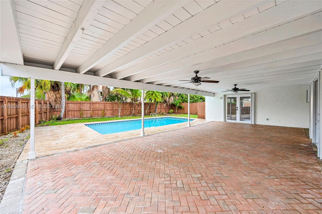 For Sale: $1,075,000 (4 beds, 2 baths, 1943 Square Feet)