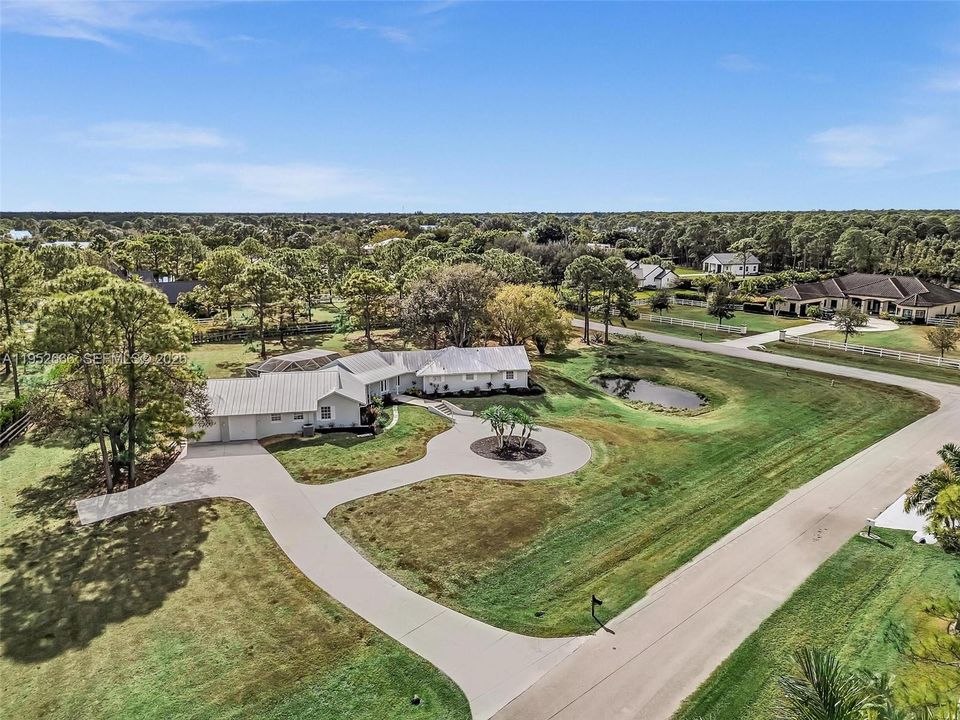 Недавно продано: $910,000 (4 спален, 2 ванн, 2553 Квадратных фут)