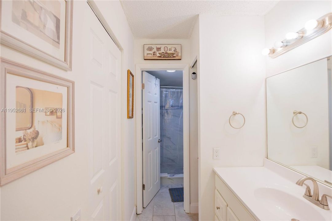 For Sale: $119,000 (1 beds, 1 baths, 750 Square Feet)