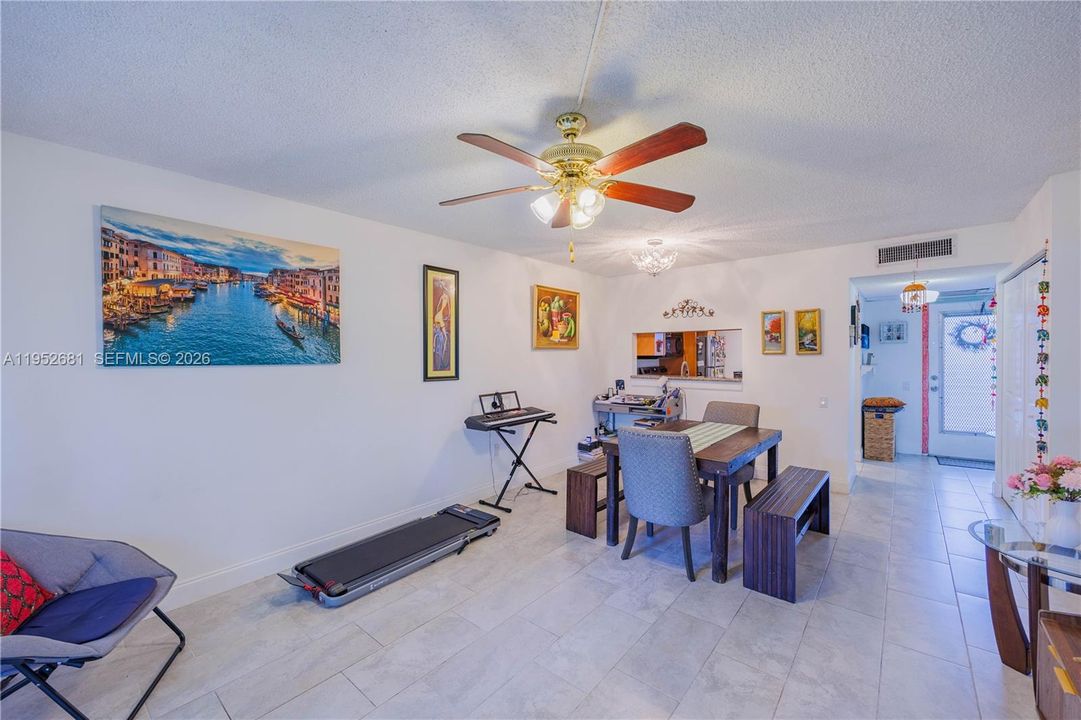 For Sale: $119,000 (1 beds, 1 baths, 750 Square Feet)