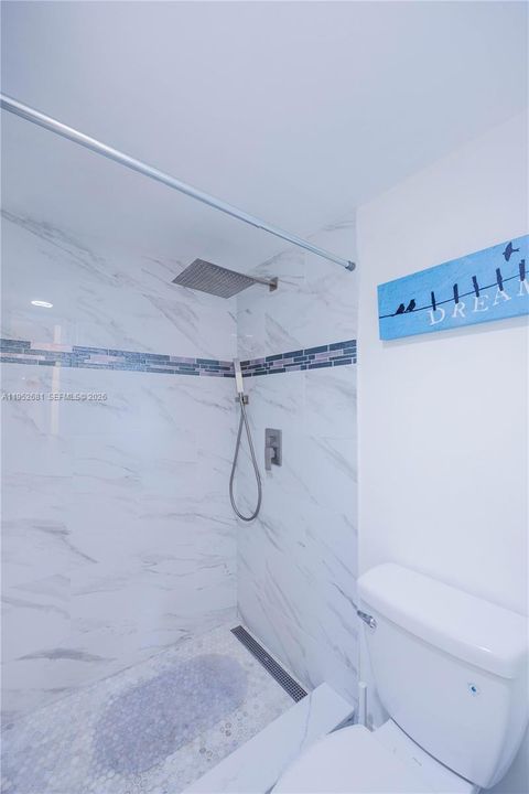 For Sale: $119,000 (1 beds, 1 baths, 750 Square Feet)