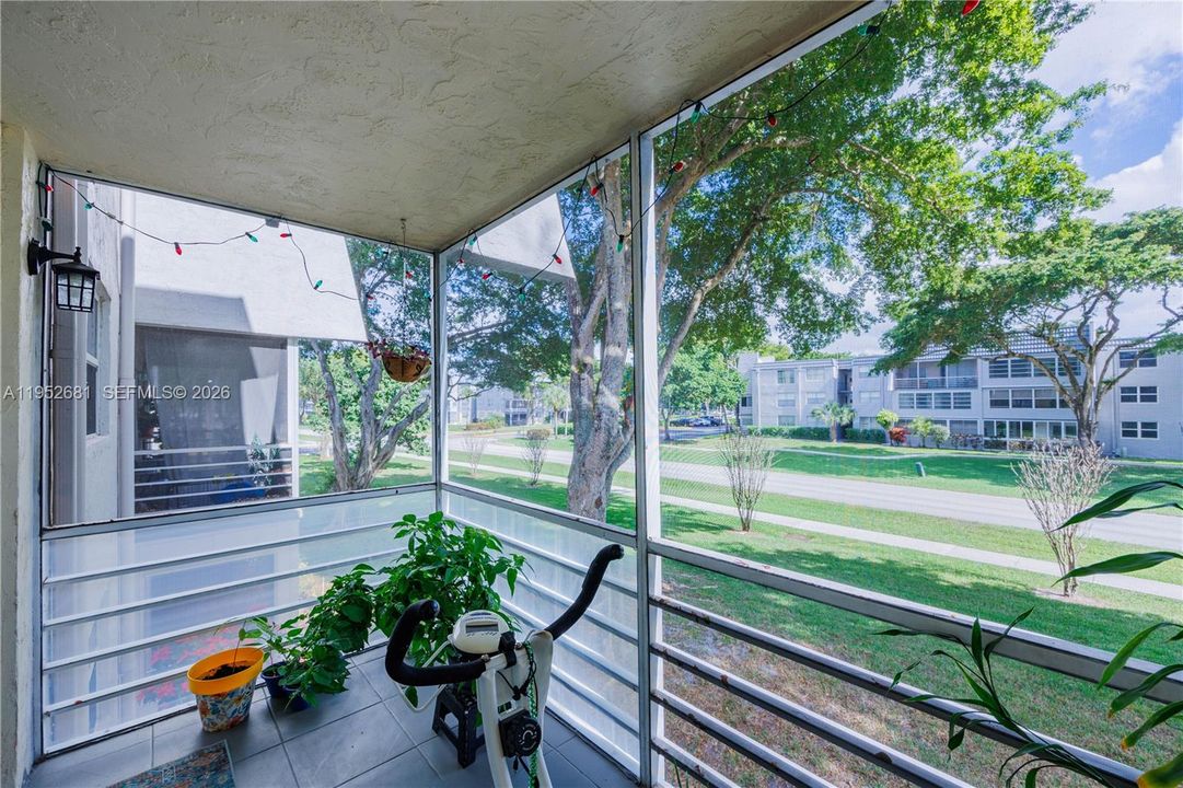 For Sale: $119,000 (1 beds, 1 baths, 750 Square Feet)