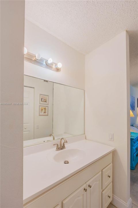 For Sale: $119,000 (1 beds, 1 baths, 750 Square Feet)