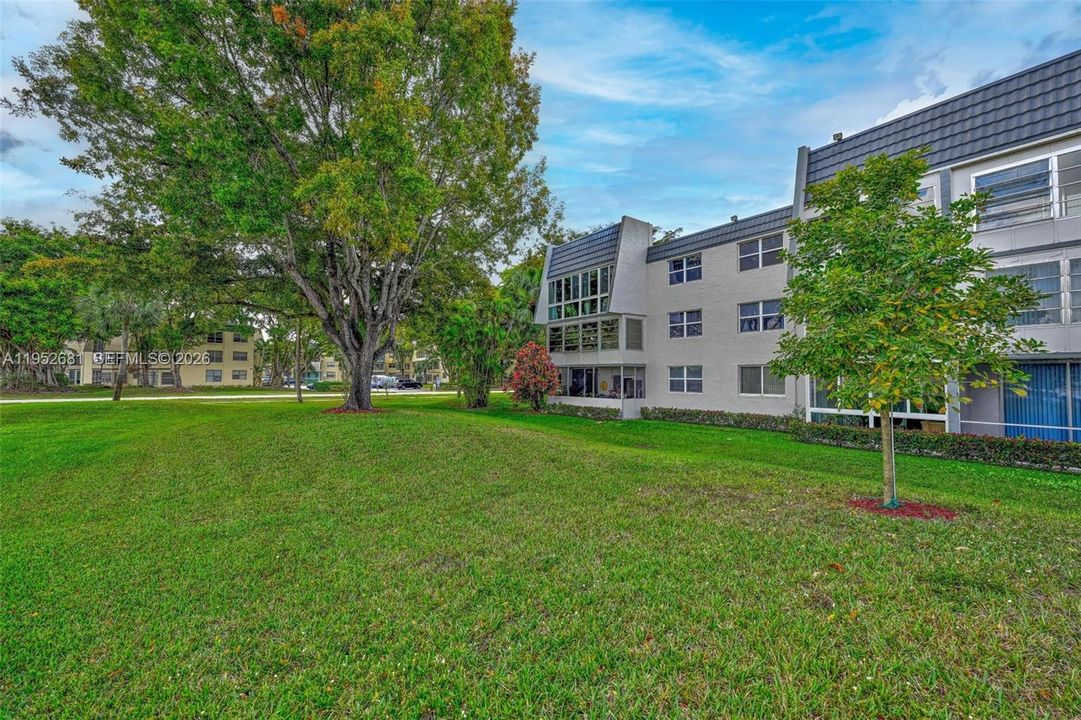For Sale: $119,000 (1 beds, 1 baths, 750 Square Feet)