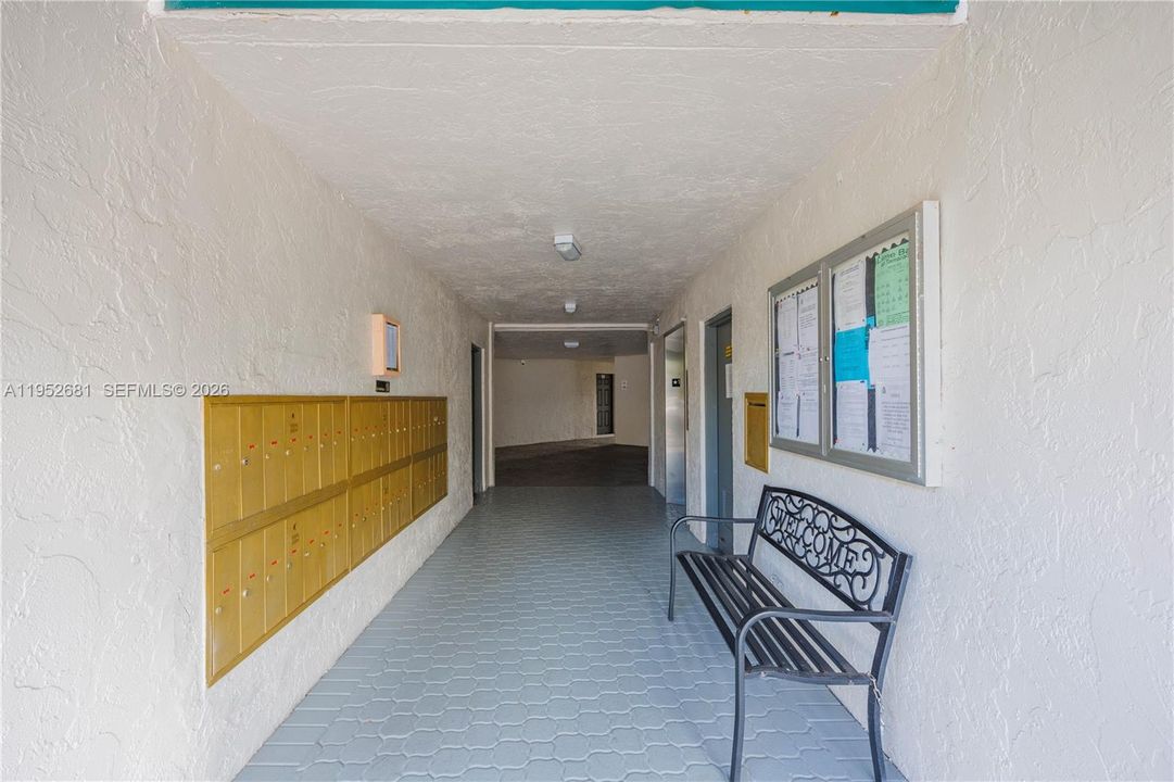 For Sale: $119,000 (1 beds, 1 baths, 750 Square Feet)