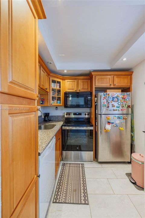 For Sale: $119,000 (1 beds, 1 baths, 750 Square Feet)