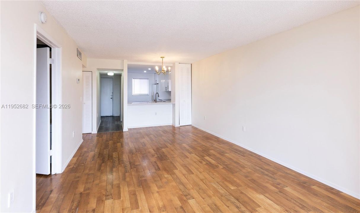 For Sale: $149,990 (2 beds, 2 baths, 800 Square Feet)