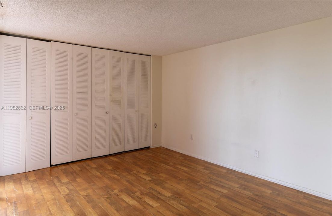 For Sale: $149,990 (2 beds, 2 baths, 800 Square Feet)