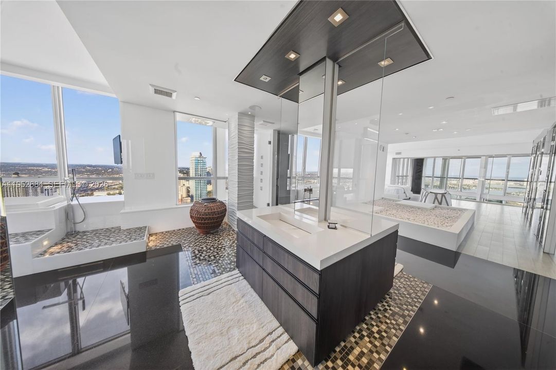 En Venta: $5,600,000 (6 camas, 6 baños, 6952 Pies cuadrados)