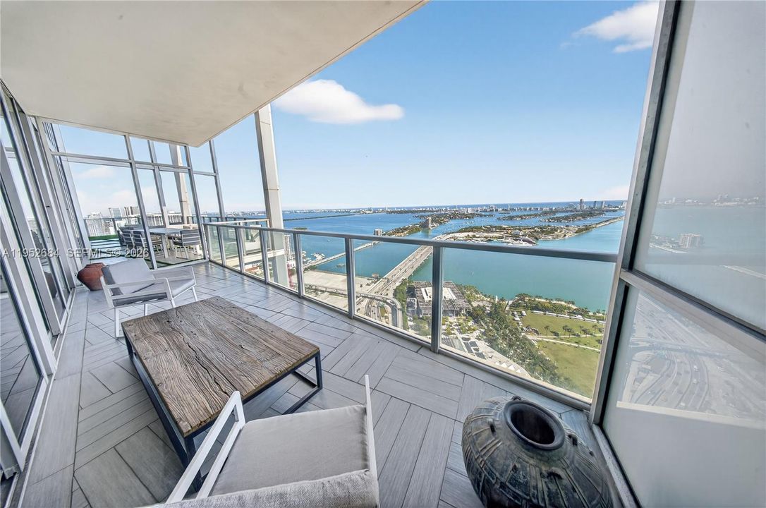 En Venta: $5,600,000 (6 camas, 6 baños, 6952 Pies cuadrados)