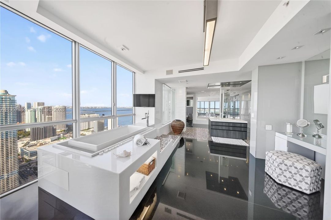 En Venta: $5,600,000 (6 camas, 6 baños, 6952 Pies cuadrados)