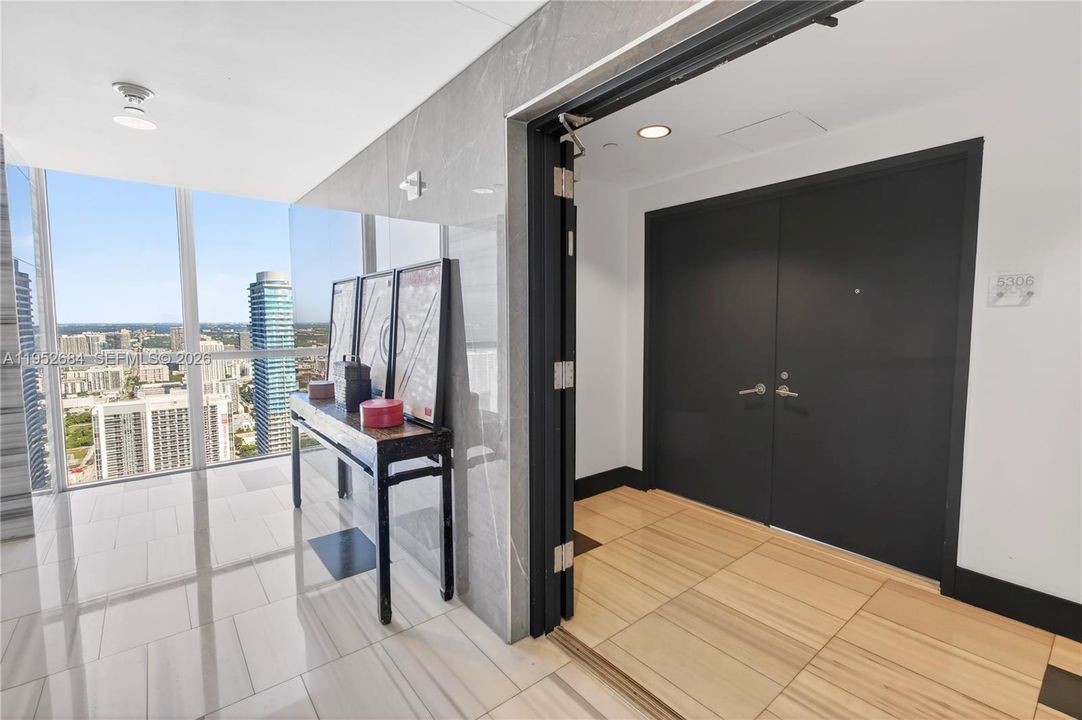 En Venta: $5,600,000 (6 camas, 6 baños, 6952 Pies cuadrados)