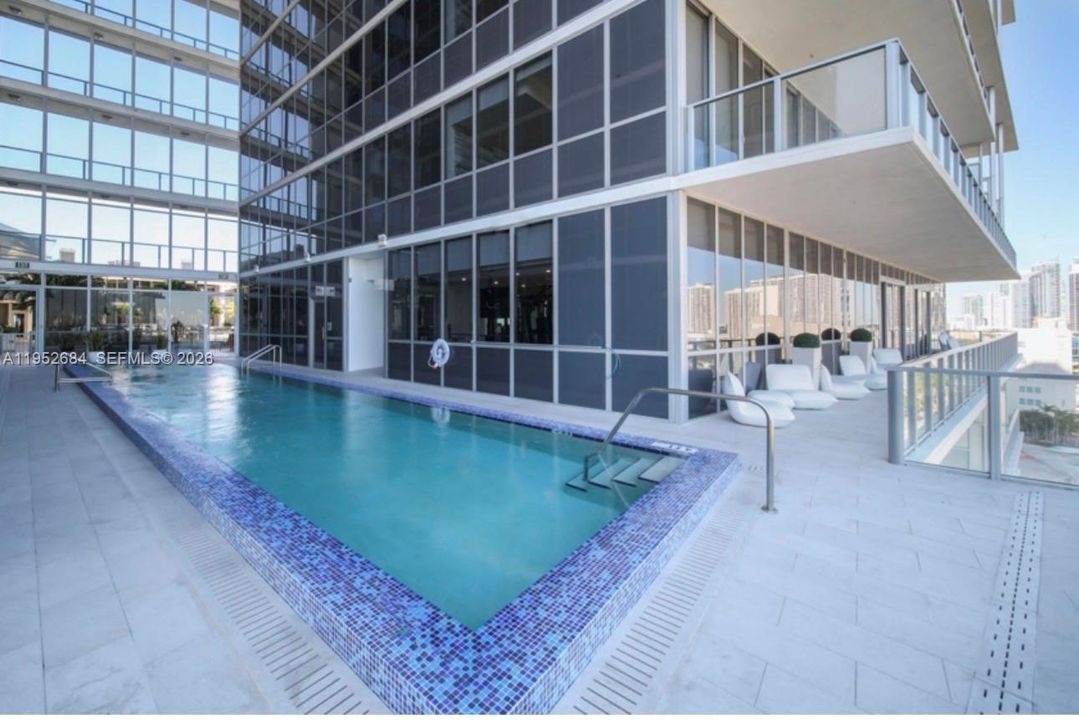 En Venta: $5,600,000 (6 camas, 6 baños, 6952 Pies cuadrados)