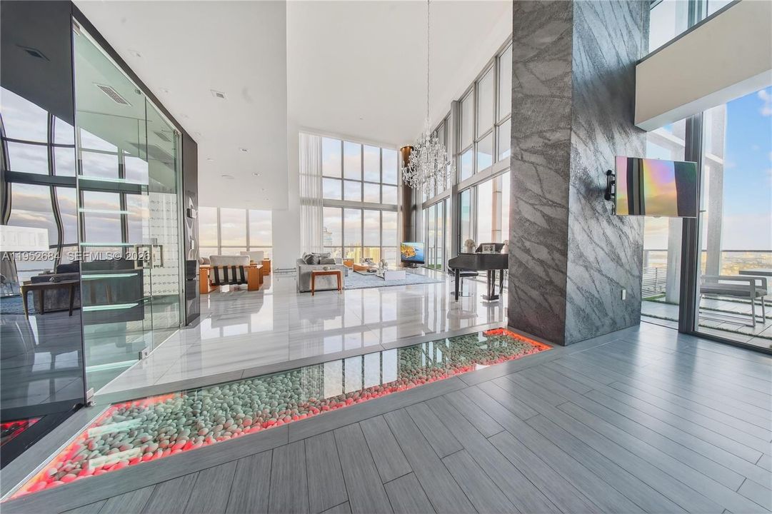 En Venta: $5,600,000 (6 camas, 6 baños, 6952 Pies cuadrados)